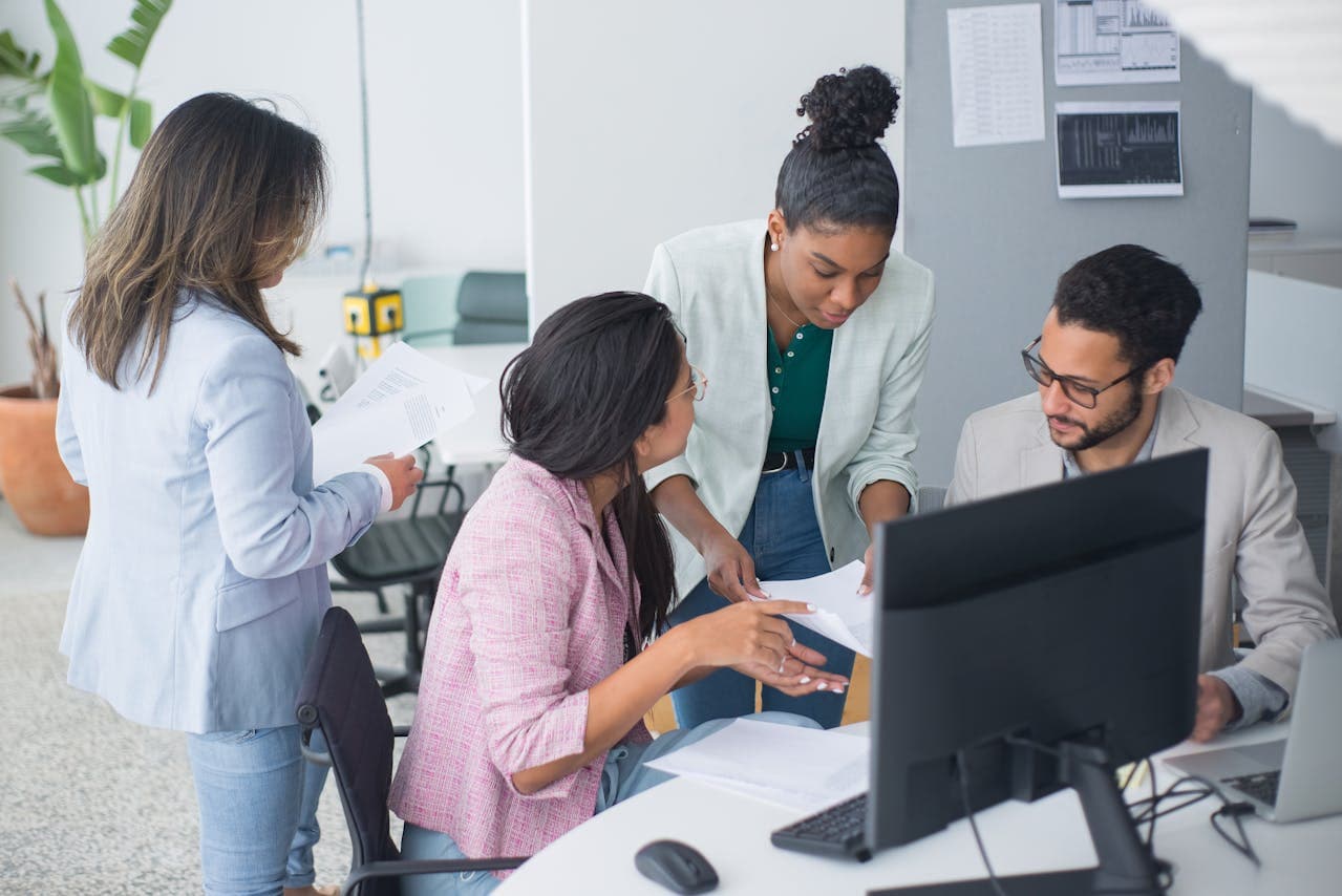 Hybrid Work Strategies: Challenges and Solutions for the Modern Office