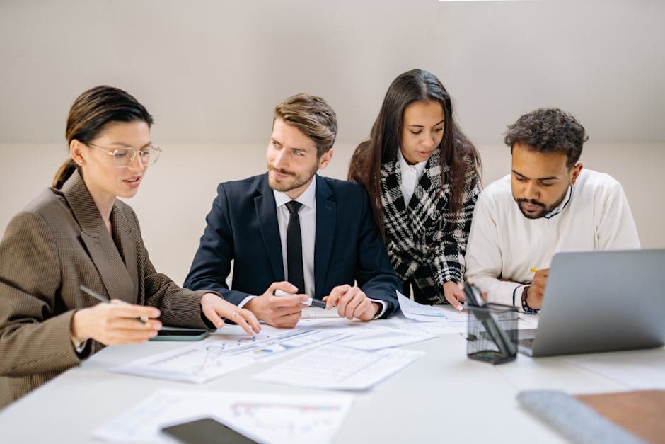 Fostering a Thriving Hybrid Workplace Community