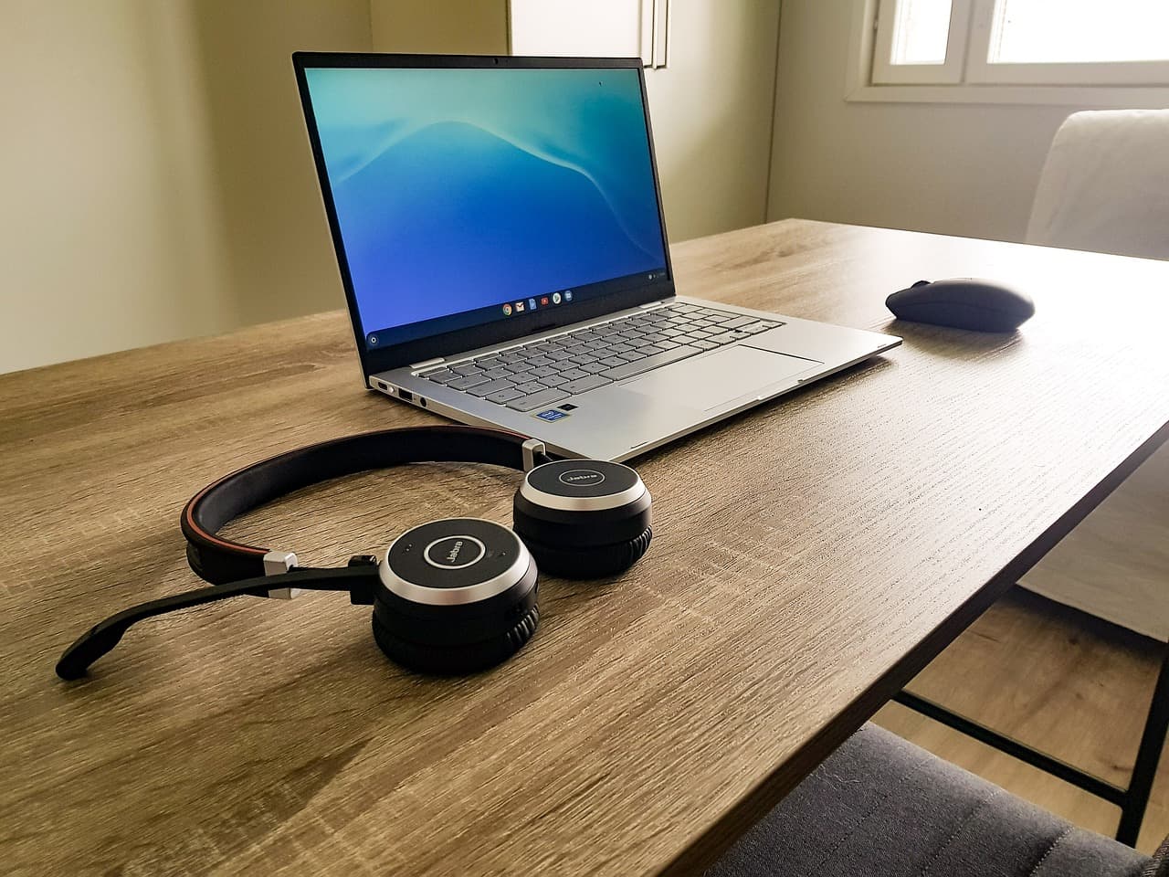 Should Your Company Switch to Fully Remote Work?